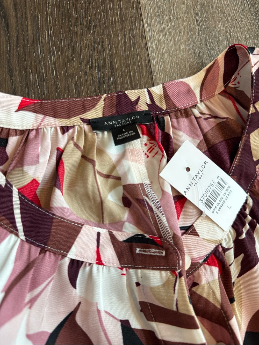 Ann Taylor Factory Leaf-Print Dress in Burgundy & Cream Women’s size Large - Picture 5 of 10